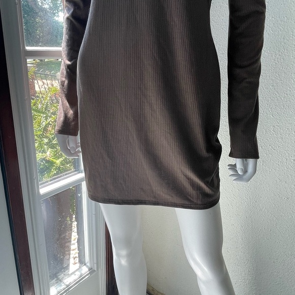 Tobi Off My Shoulder Bodycon Dress - Picture 6 of 9